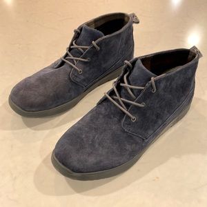 Size 6 boys blue suede UGG lace up boots.